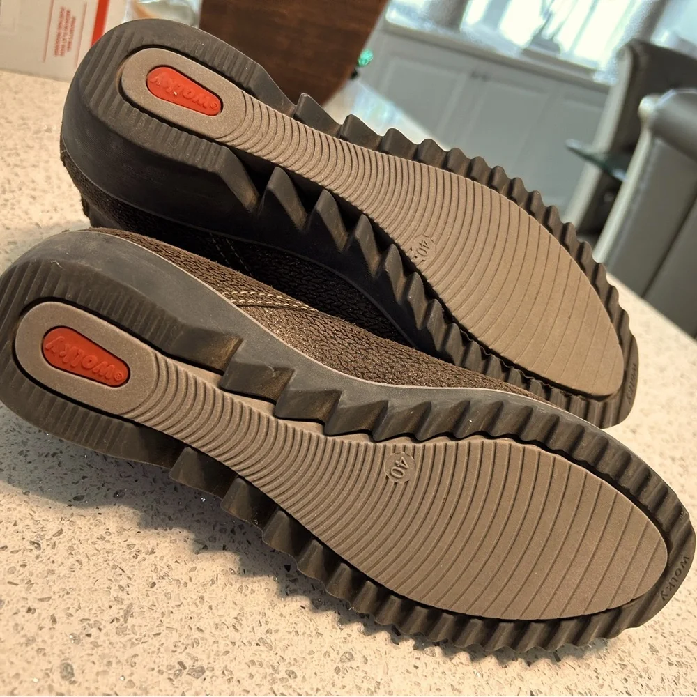 Wolky LIKE NEW Women’s Ankle-high lace-up boot. Reg $200 - Picture 2 of 4